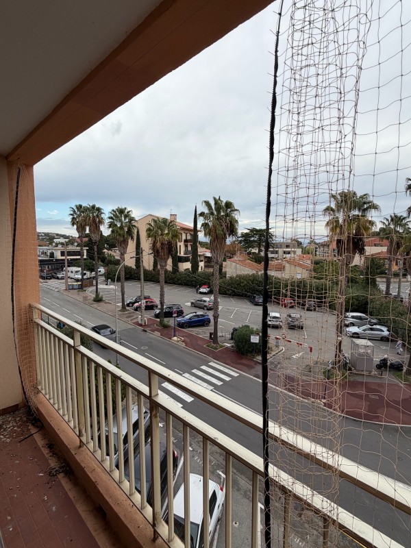 Pose de filet anti-pigeons avec ou sans ouverture